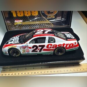 NASCAR Casey Atwood #27 Castrol GTX last lap century 1:25 elite model